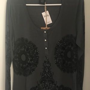 Long sleeved Henley style top